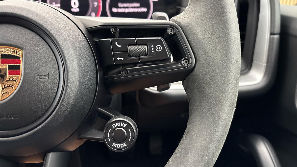 Porsche Cayenne Image 14