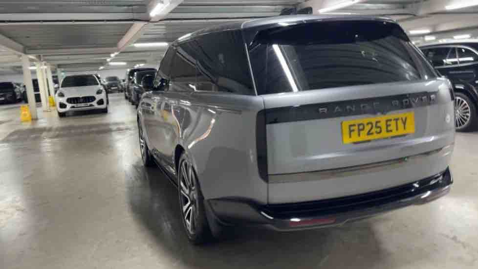 More views of Land Rover Range Rover