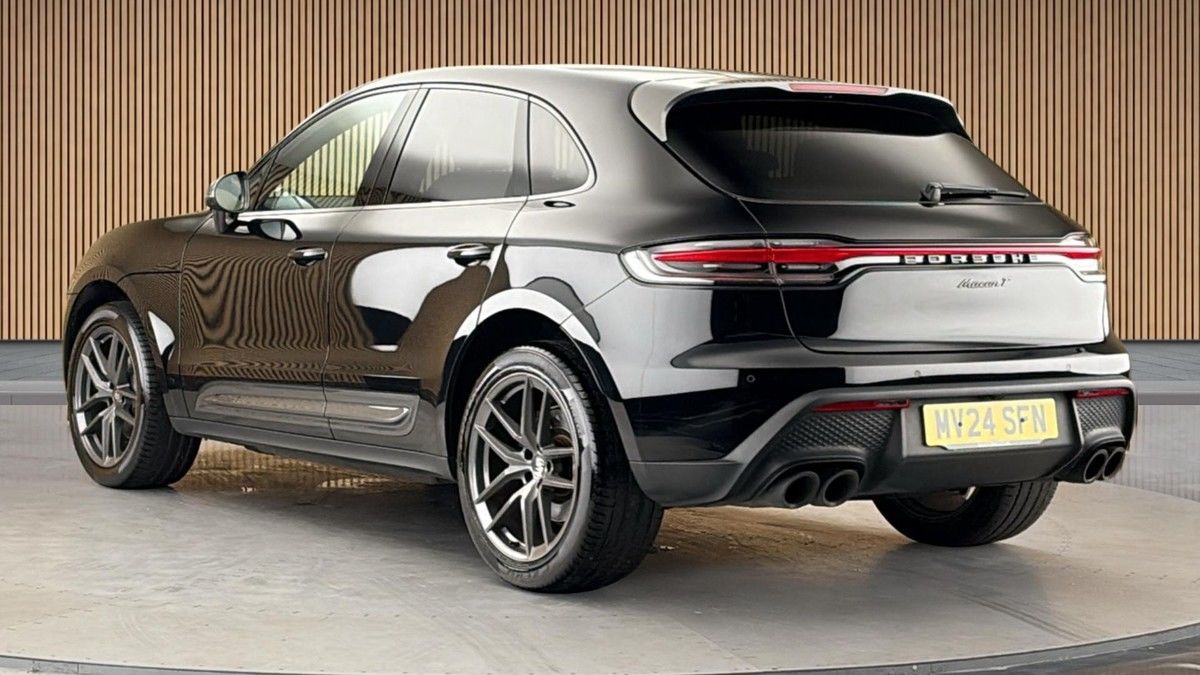 Porsche Macan Image 2