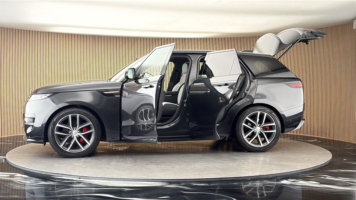 More views of Land Rover Range Rover Sport