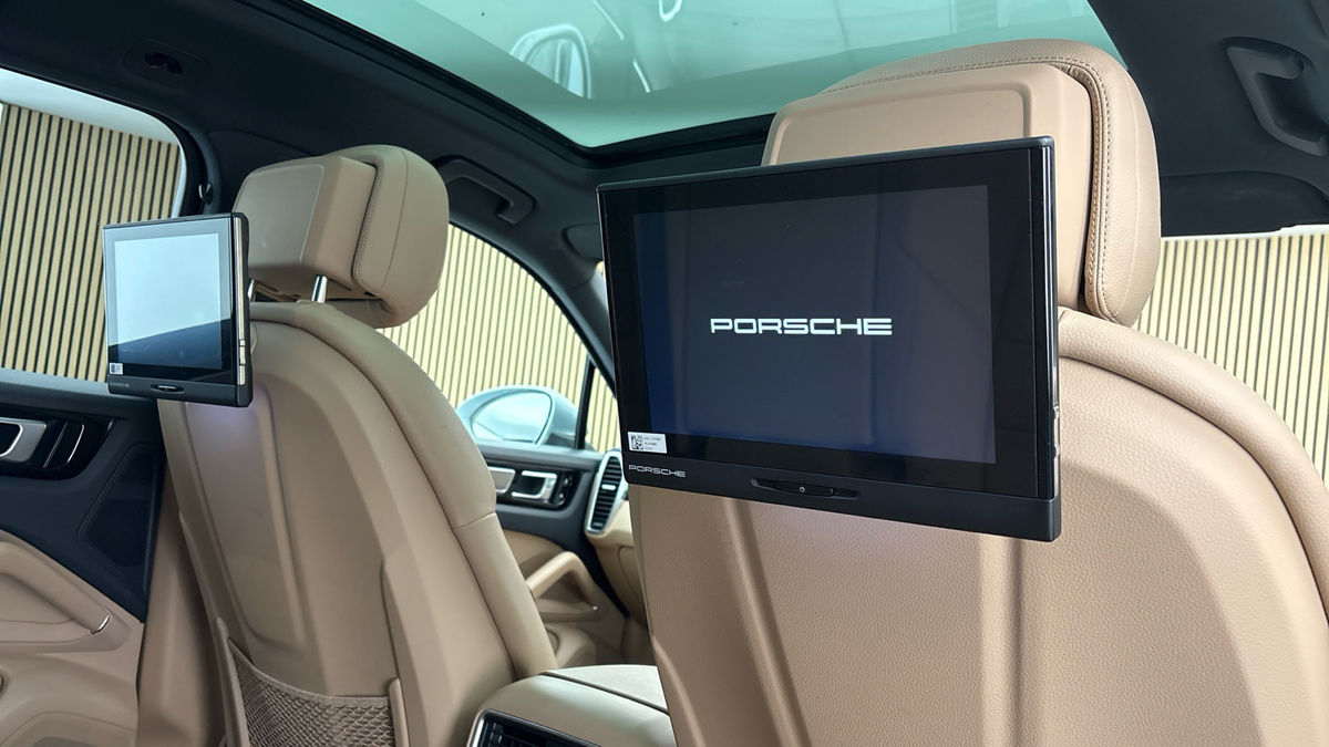 Porsche Cayenne Image 25