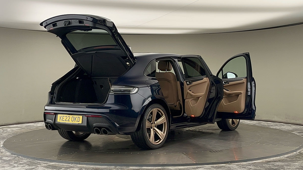 More views of Porsche Macan