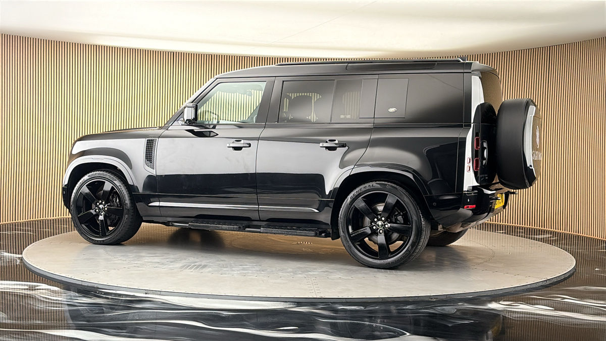 More views of Land Rover Defender 110