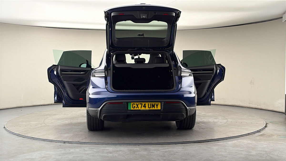 More views of Porsche Macan