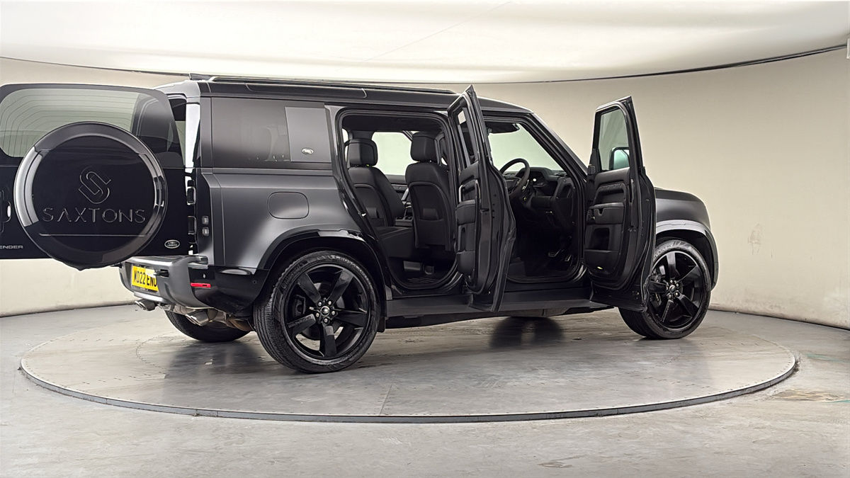 More views of Land Rover Defender 110