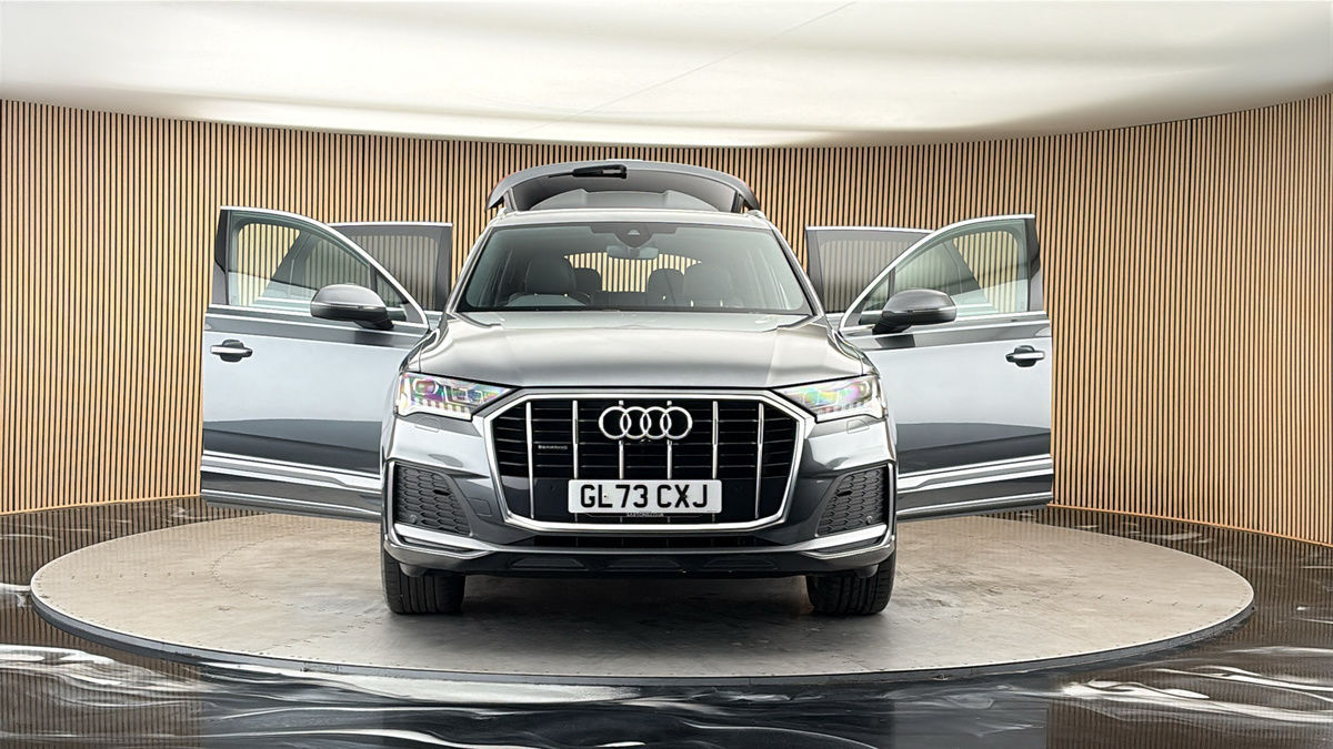 More views of Audi Q7