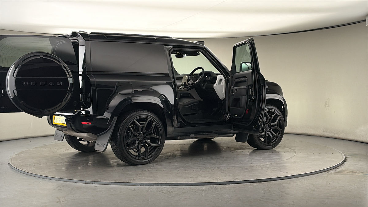 More views of Land Rover Defender 90