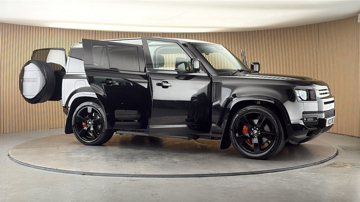 More views of Land Rover Defender 110