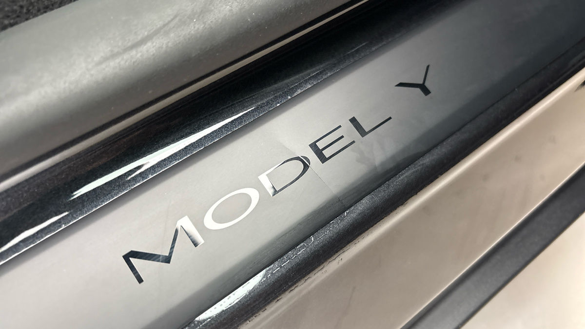 Tesla Model Y Image 31