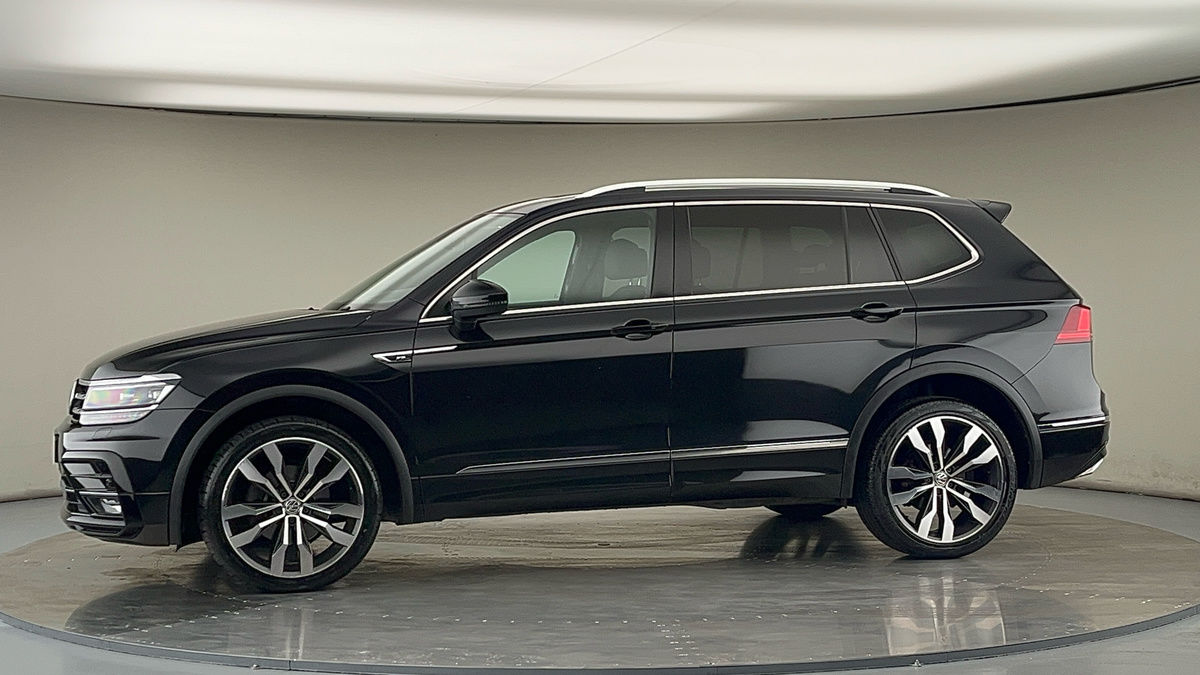 More views of Volkswagen Tiguan Allspace