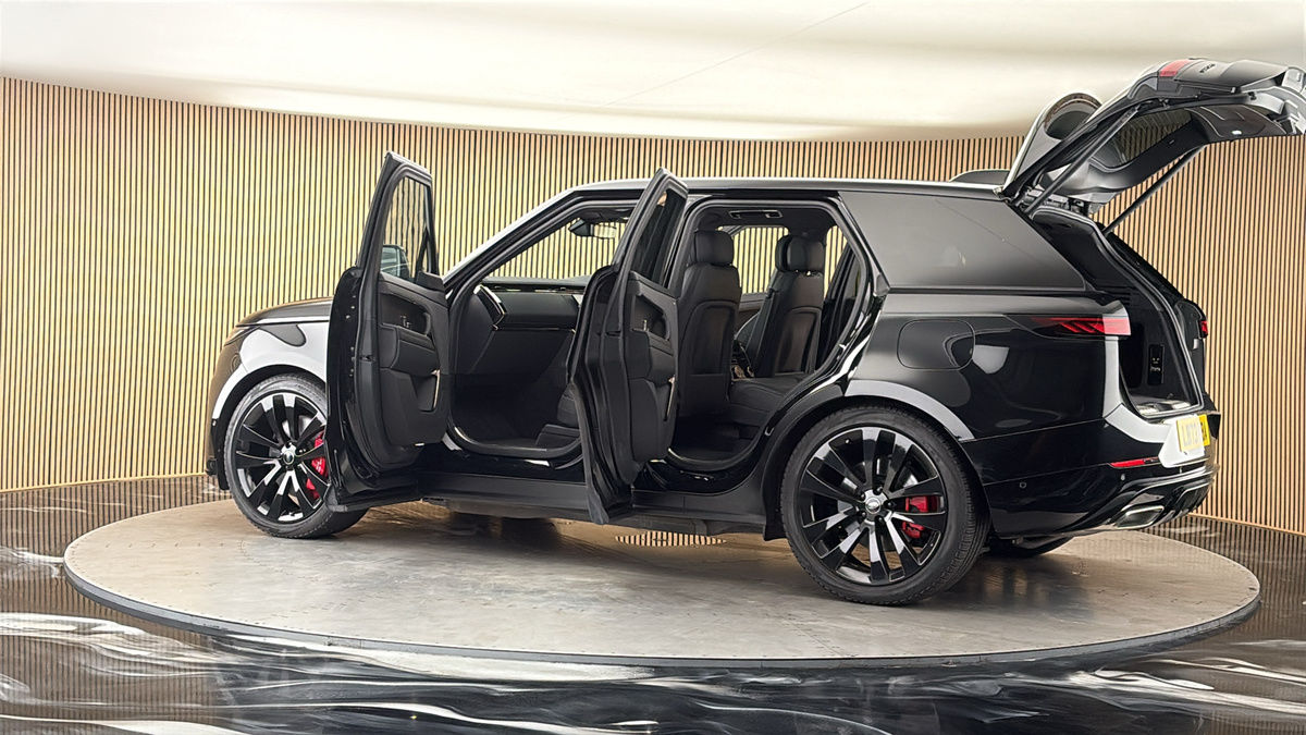 More views of Land Rover Range Rover Sport
