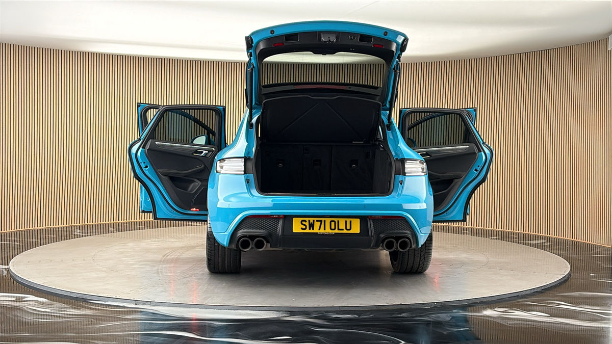 More views of Porsche Macan