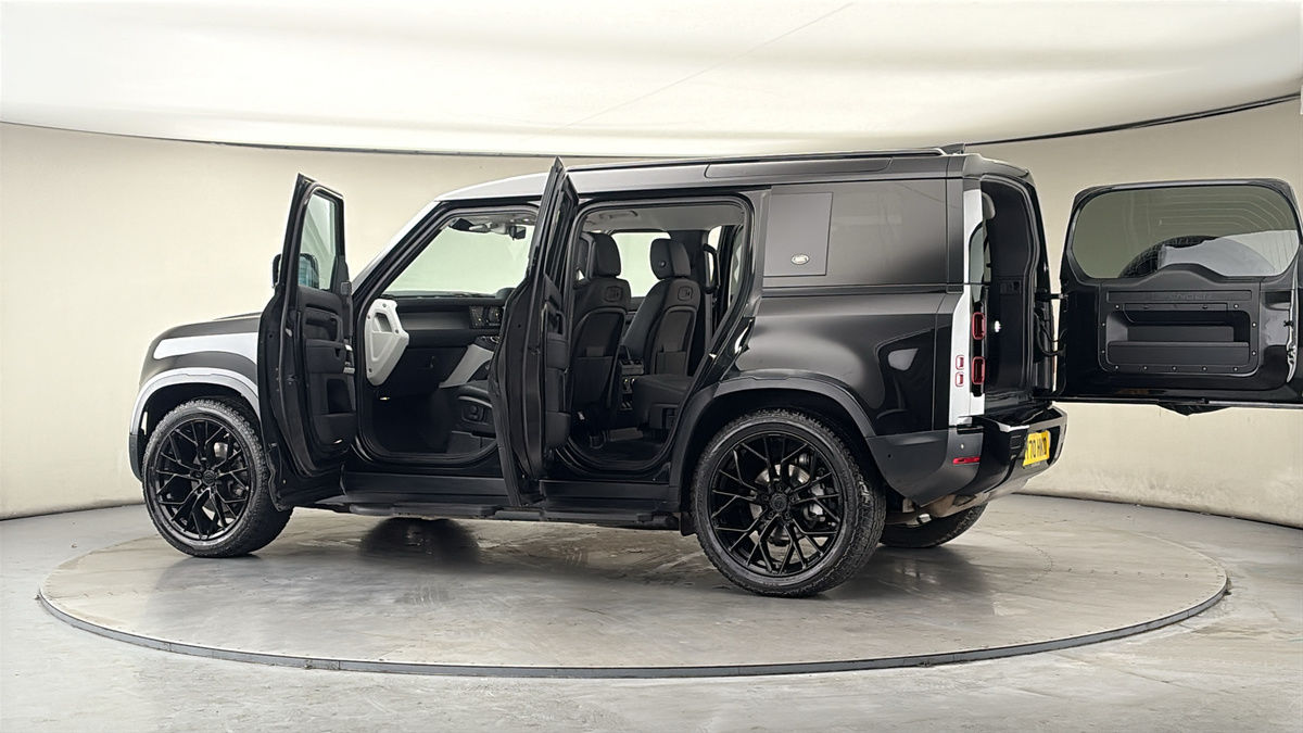 More views of Land Rover Defender 110