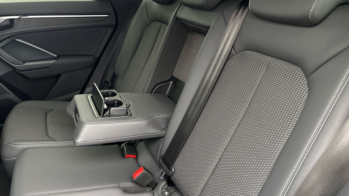 Audi Q3 Image 9