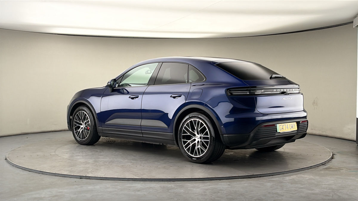 More views of Porsche Macan