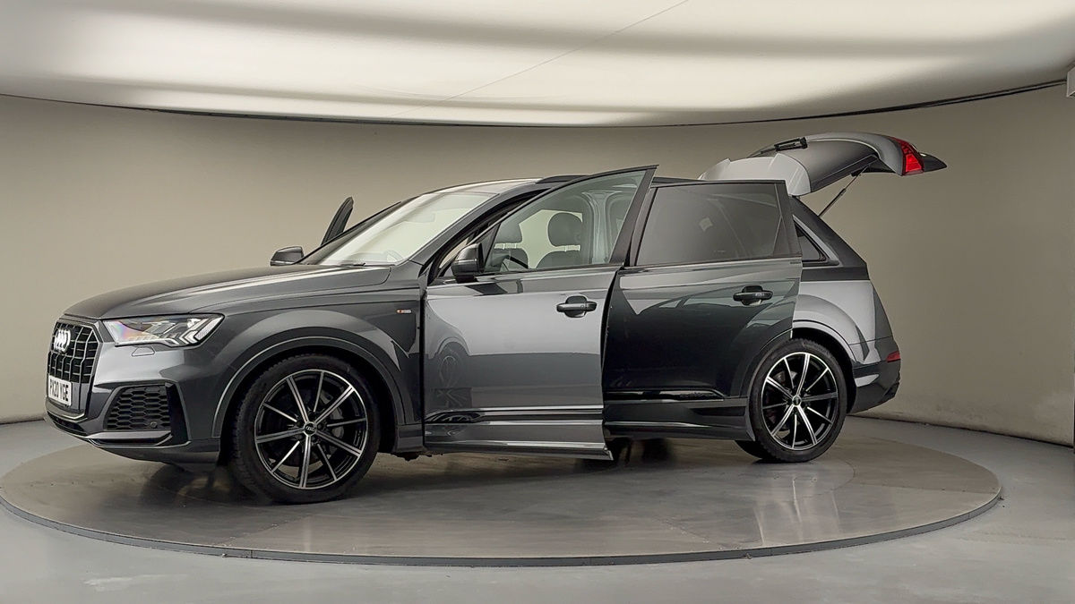 More views of Audi Q7