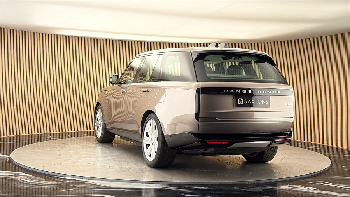 More views of Land Rover Range Rover