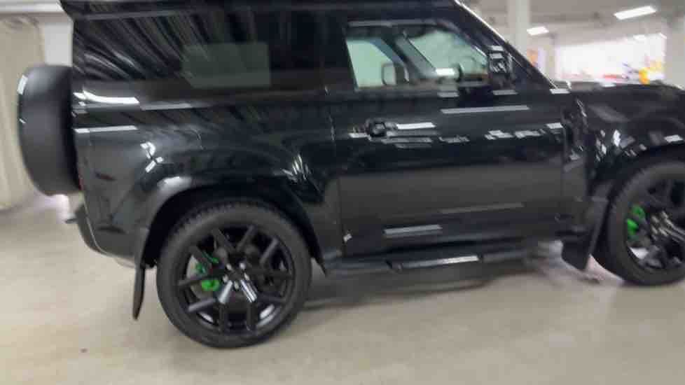 More views of Land Rover Defender 90