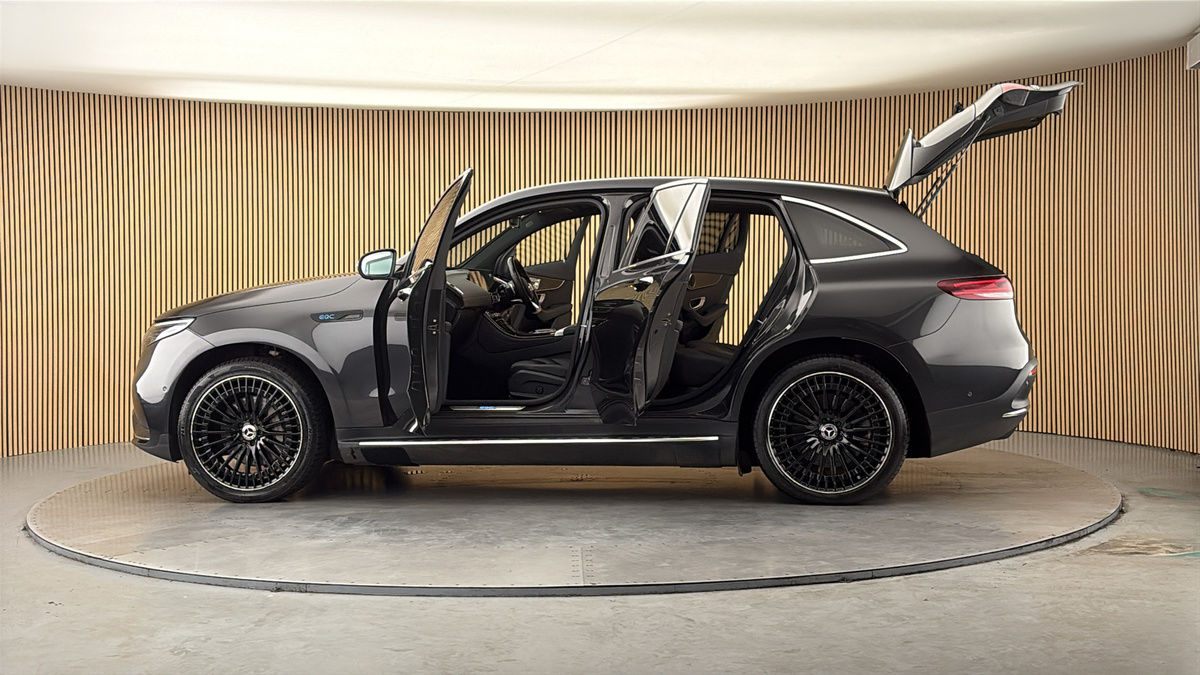 More views of Mercedes-Benz EQC