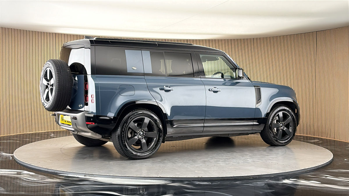 More views of Land Rover Defender 110