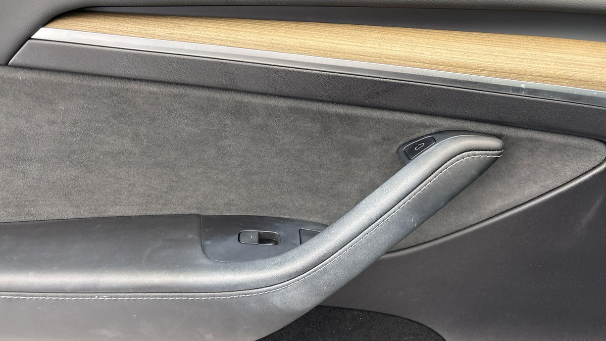 Tesla Model Y Image 19