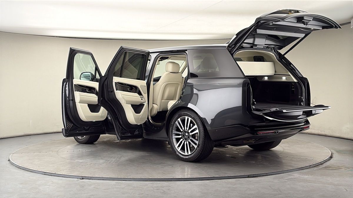 More views of Land Rover Range Rover