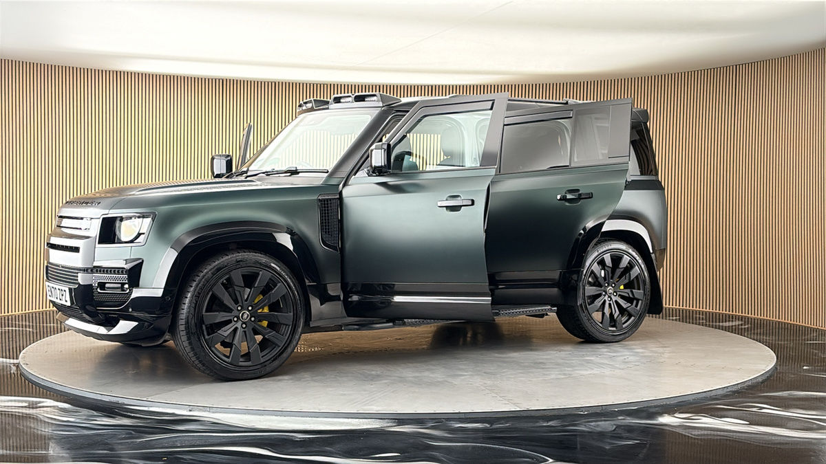 More views of Land Rover Defender 110