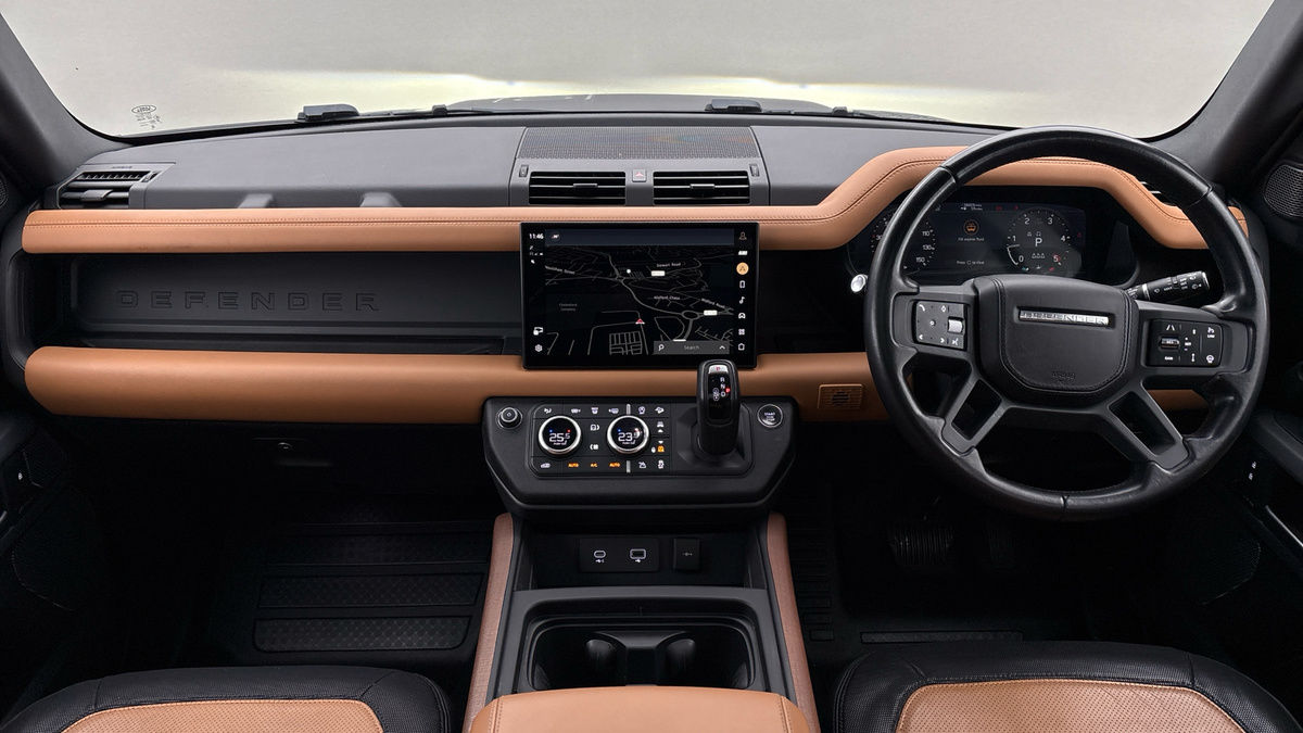 Land Rover Defender 110 Image 12