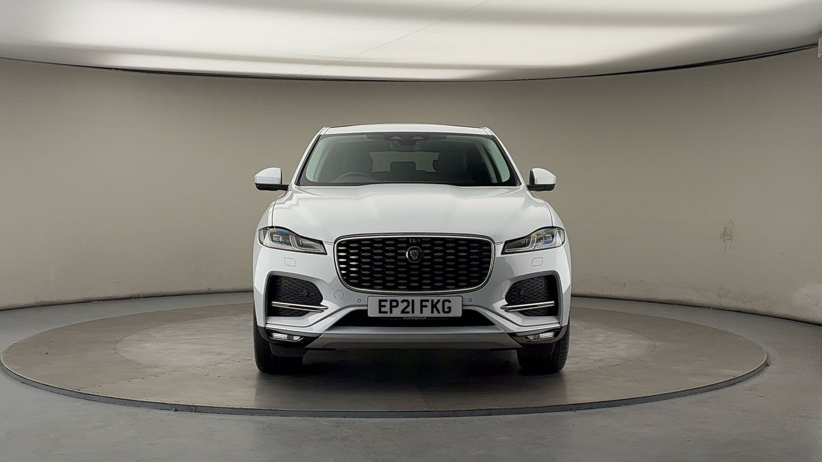 Jaguar F-PACE Image 3