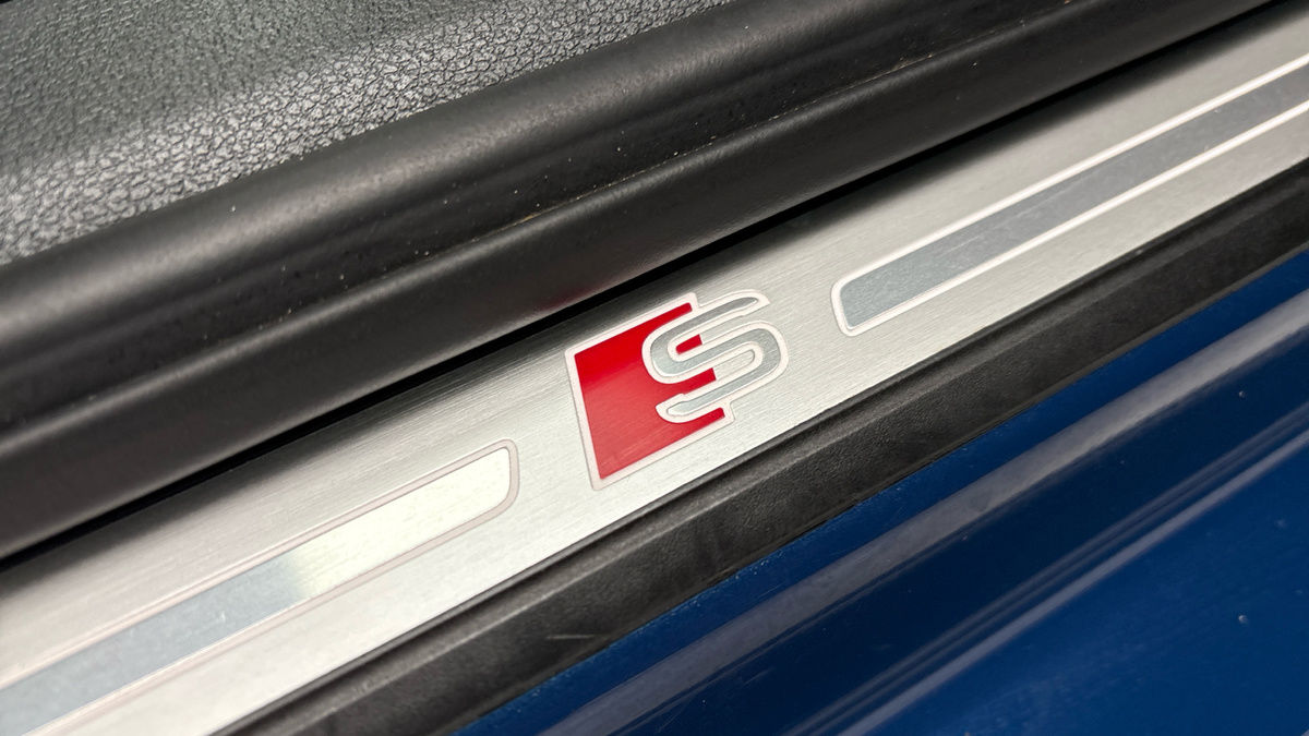 Audi A4 Avant Image 6