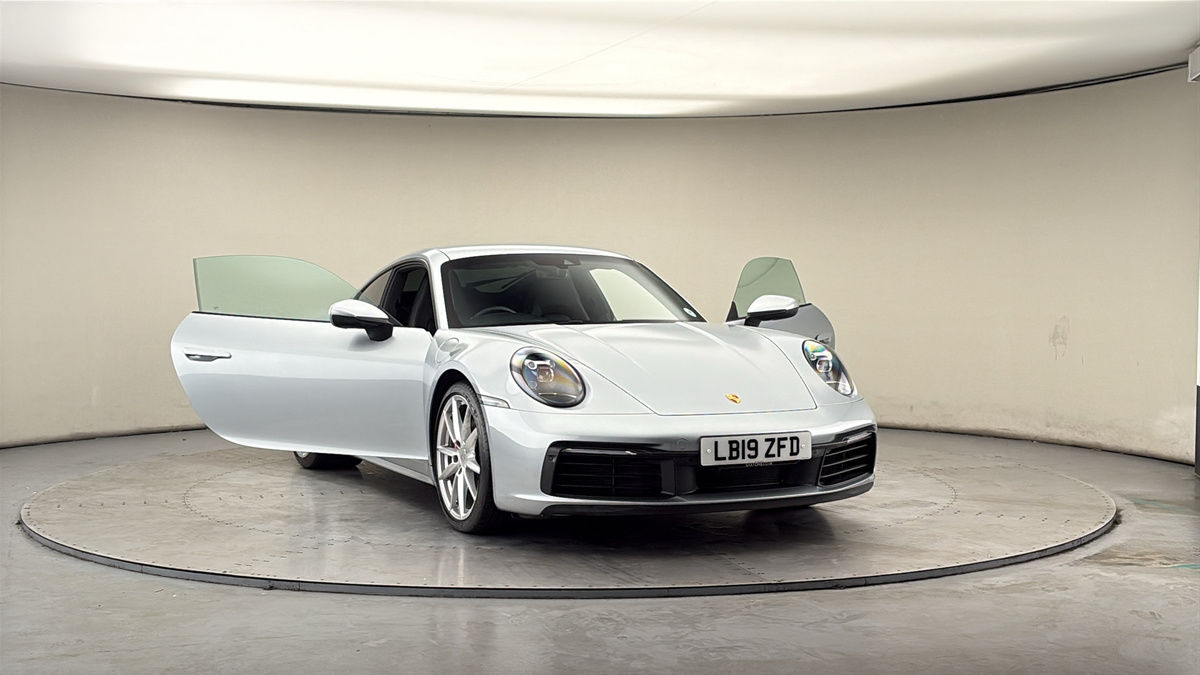 More views of Porsche 911