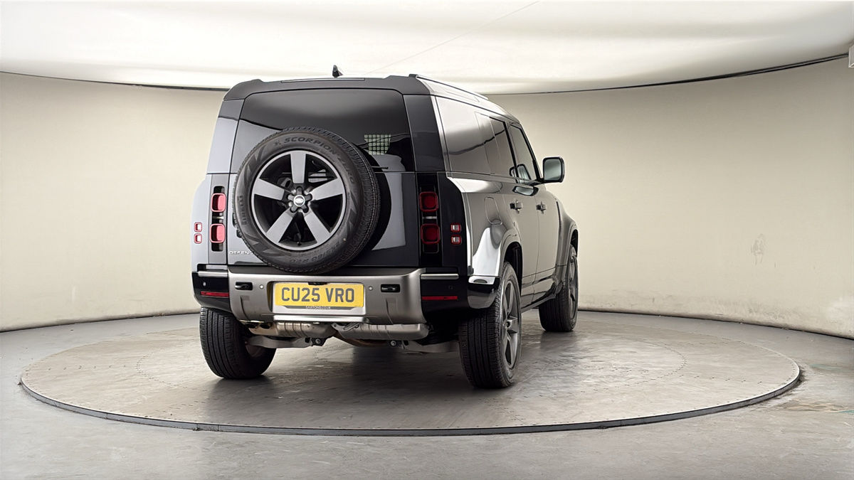 More views of Land Rover Defender 110