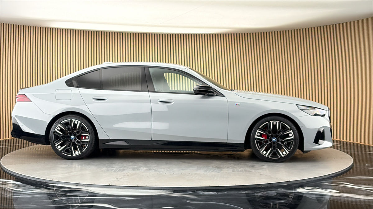 More views of BMW i5