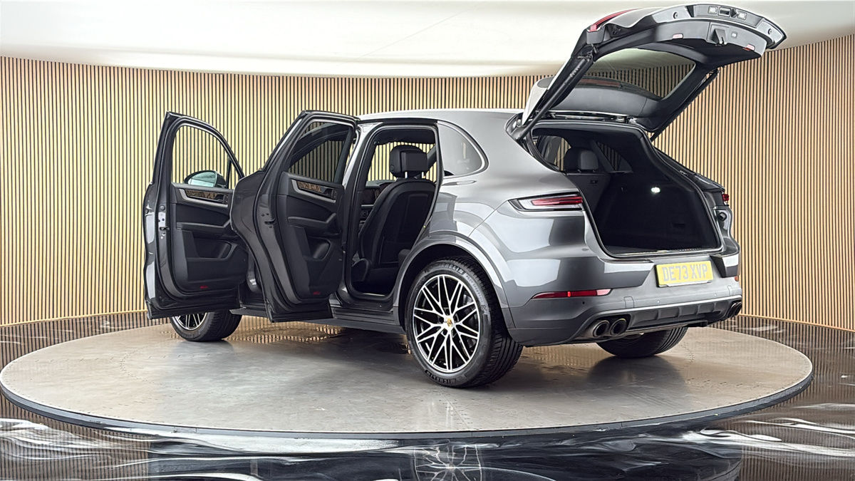 More views of Porsche Cayenne