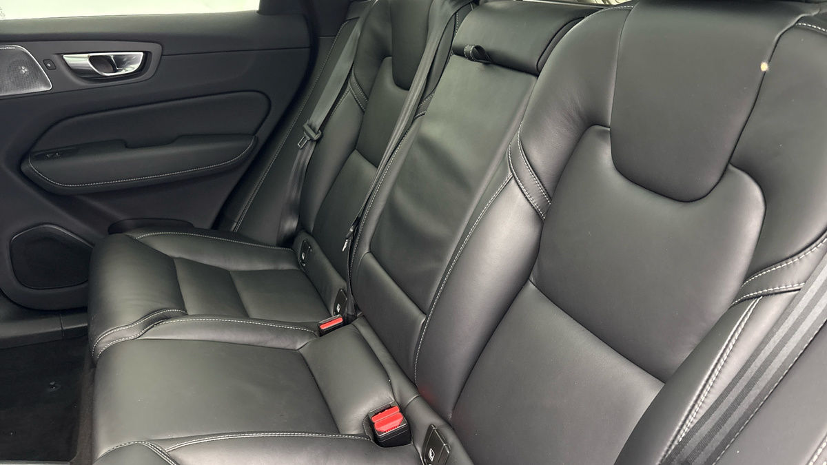 Volvo XC60 Image 8