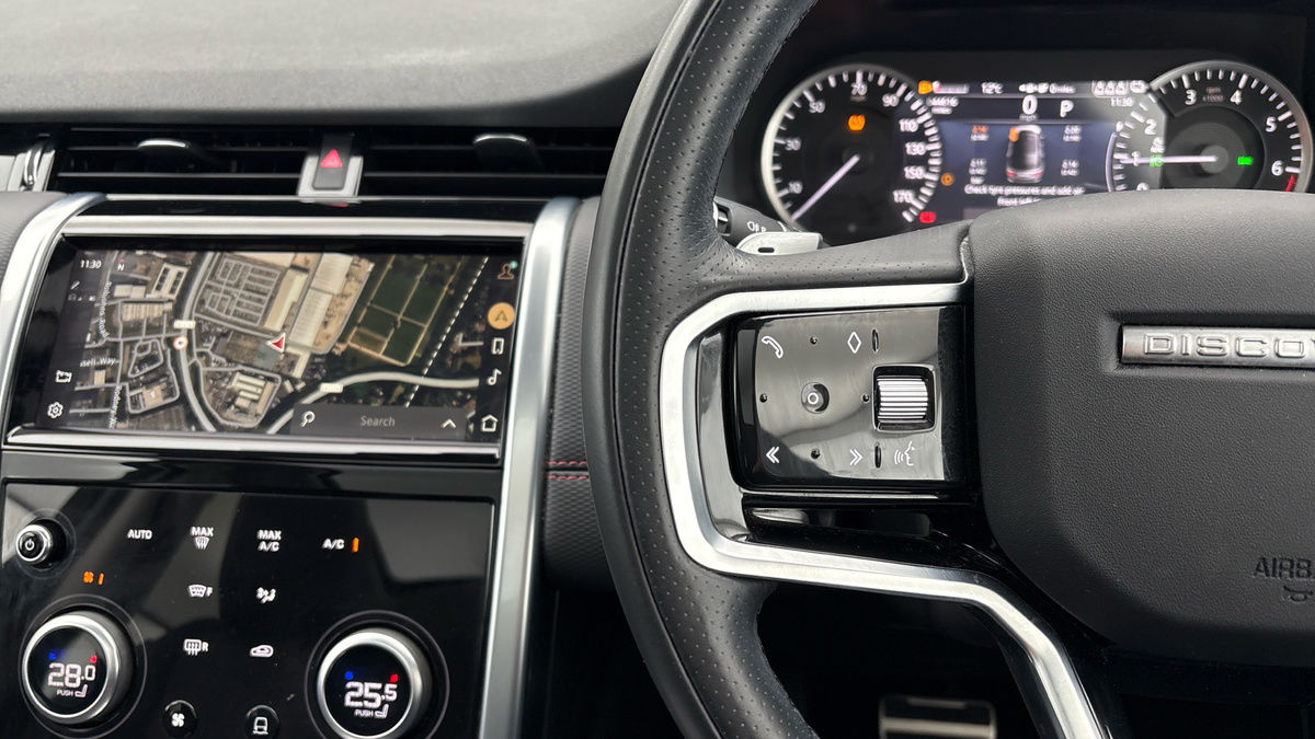 Land Rover Discovery Sport Image 13