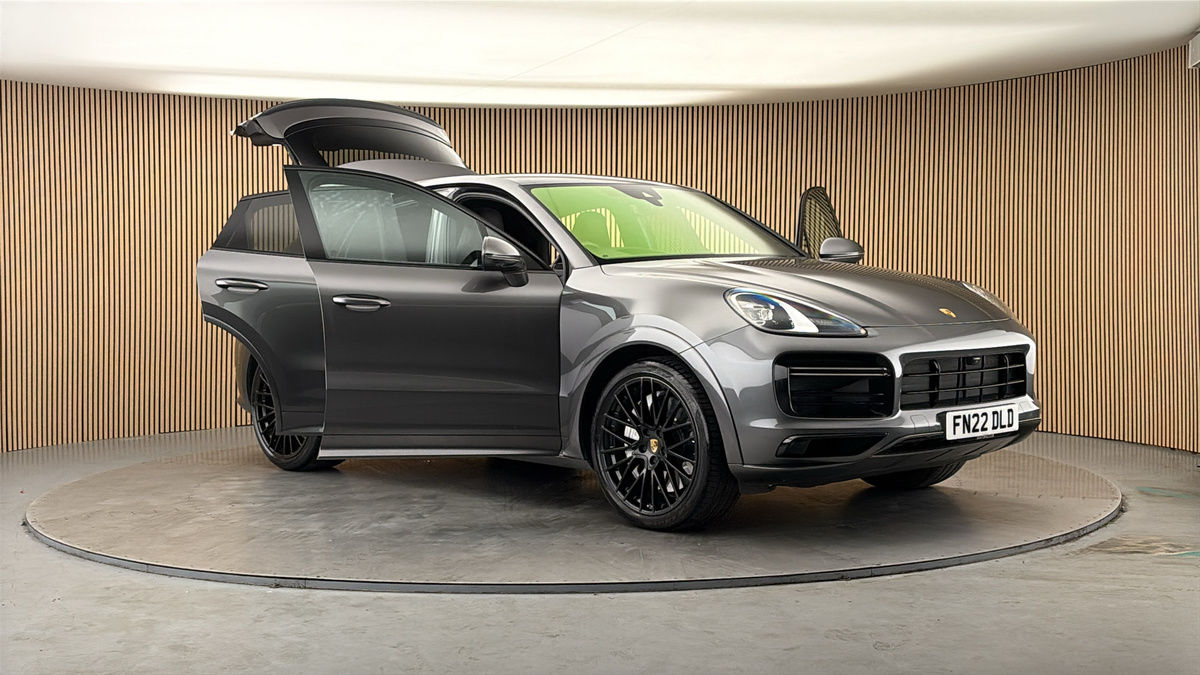More views of Porsche Cayenne