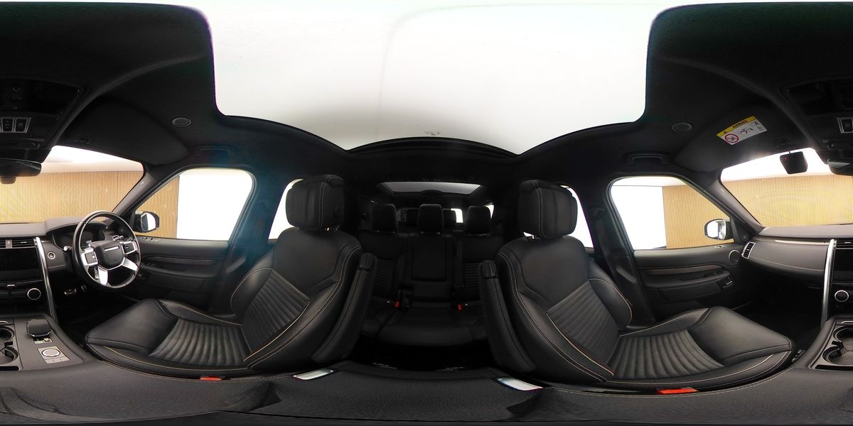 More views of Land Rover Discovery