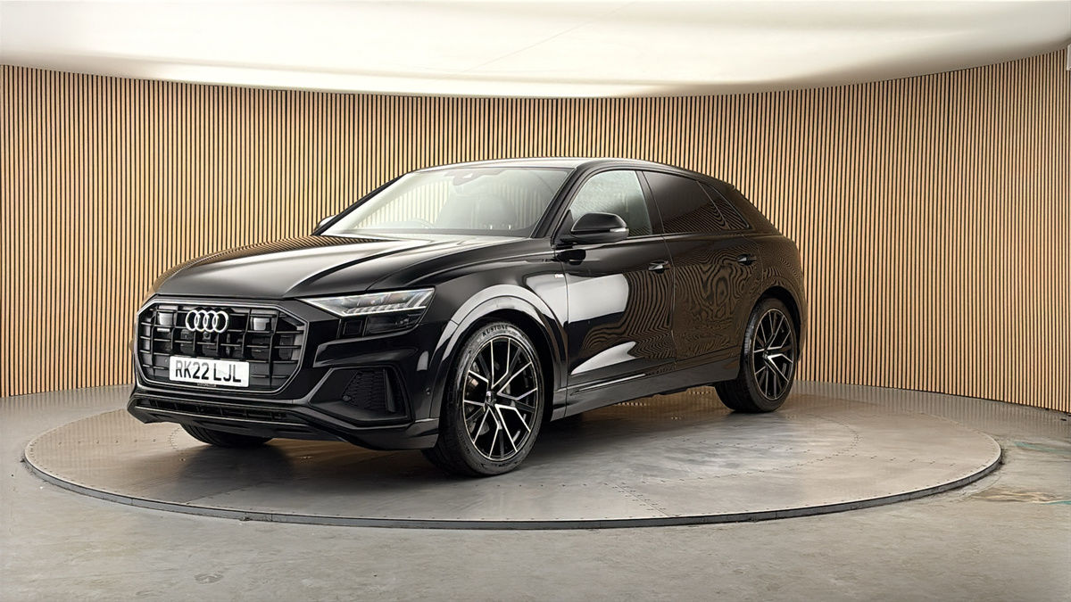 More views of Audi Q8