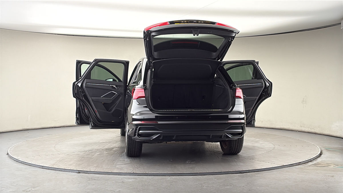 More views of Audi Q3