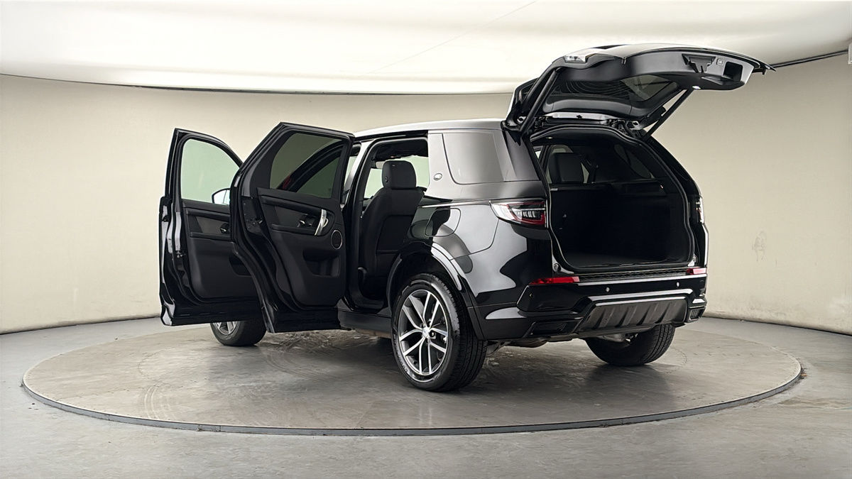 Land Rover Discovery Sport Image 23