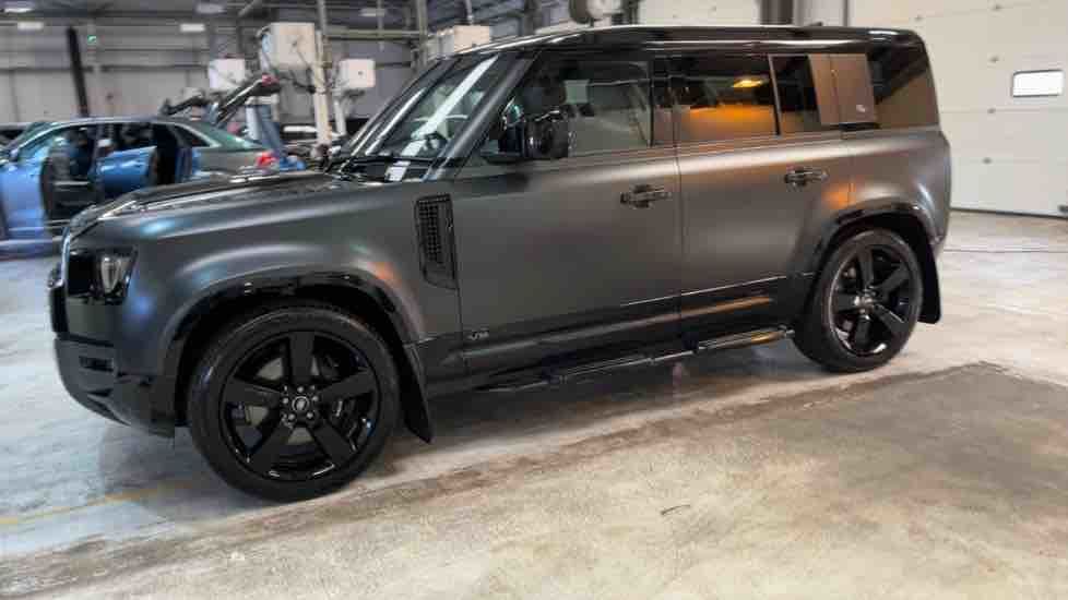 More views of Land Rover Defender 110