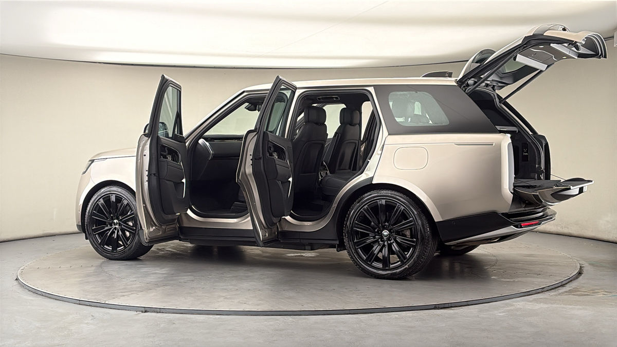 More views of Land Rover Range Rover