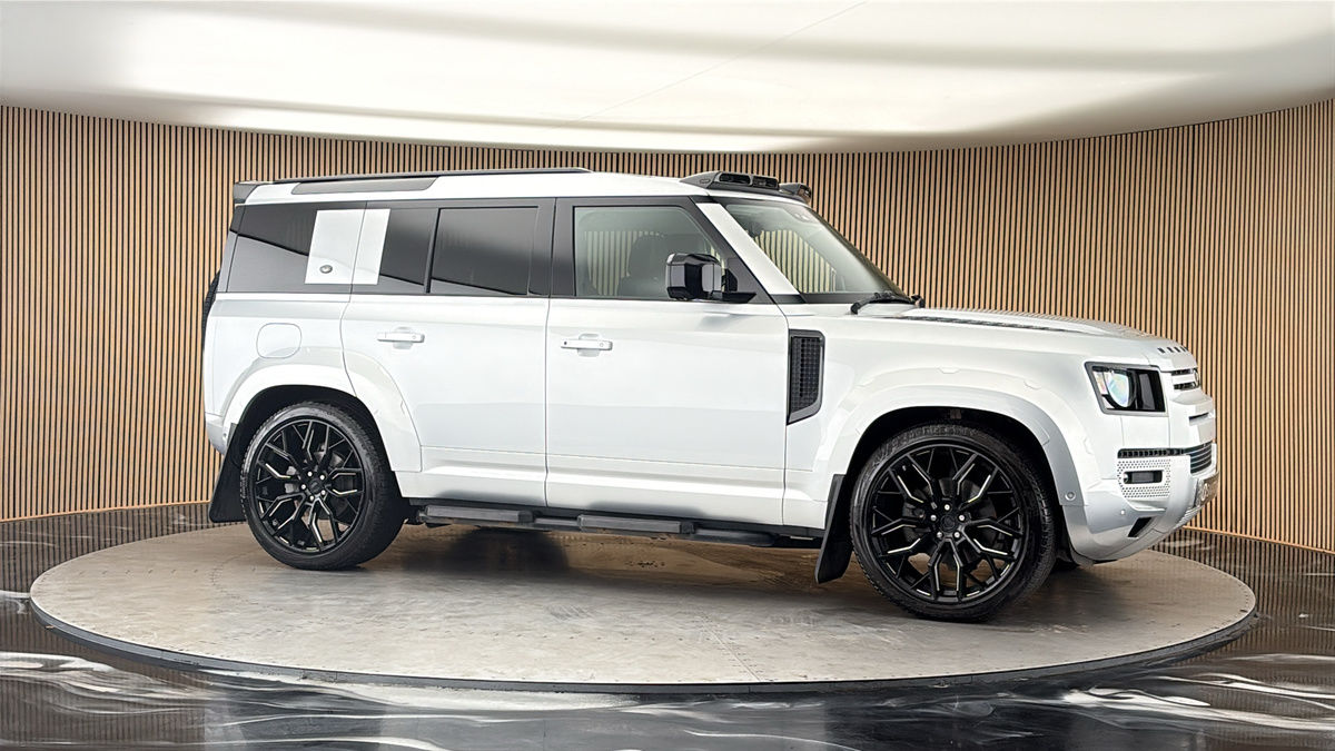 More views of Land Rover Defender 110