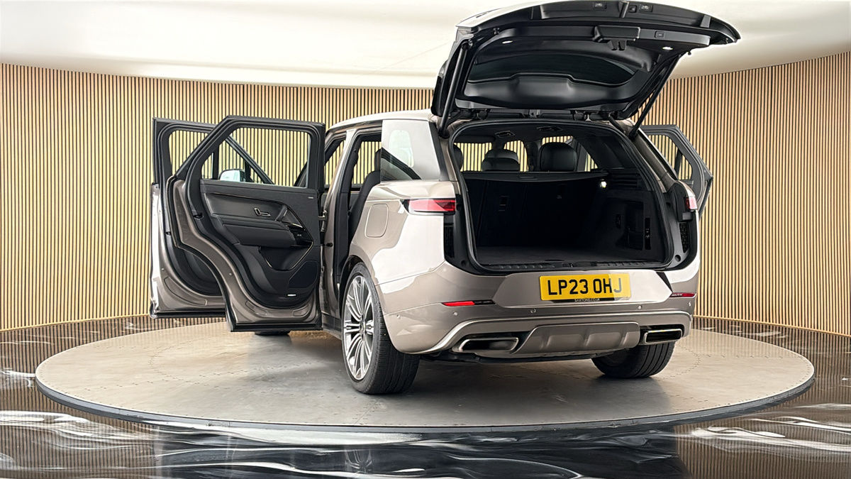 More views of Land Rover Range Rover Sport