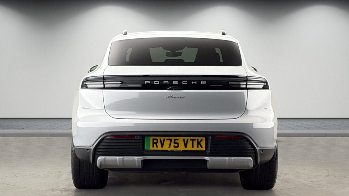 Porsche Macan Image 4