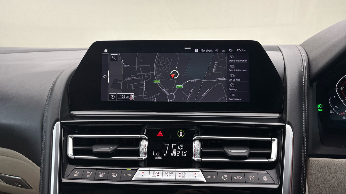 BMW 8 Series Image 17