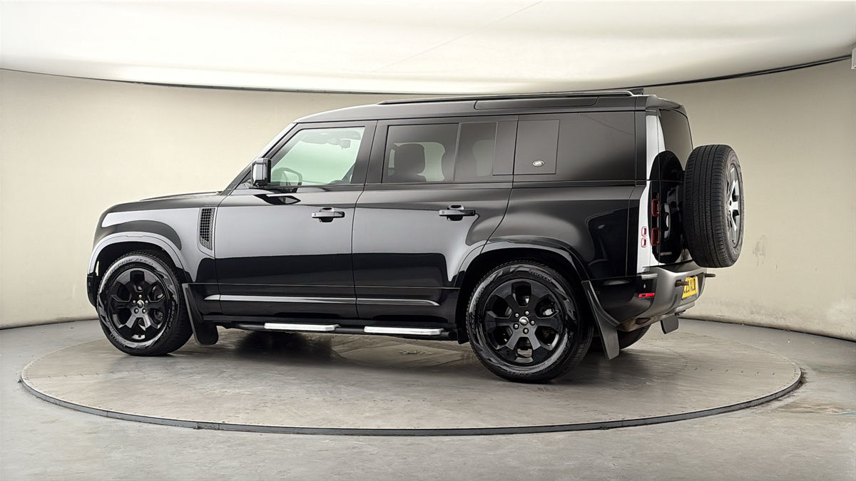 More views of Land Rover Defender 110