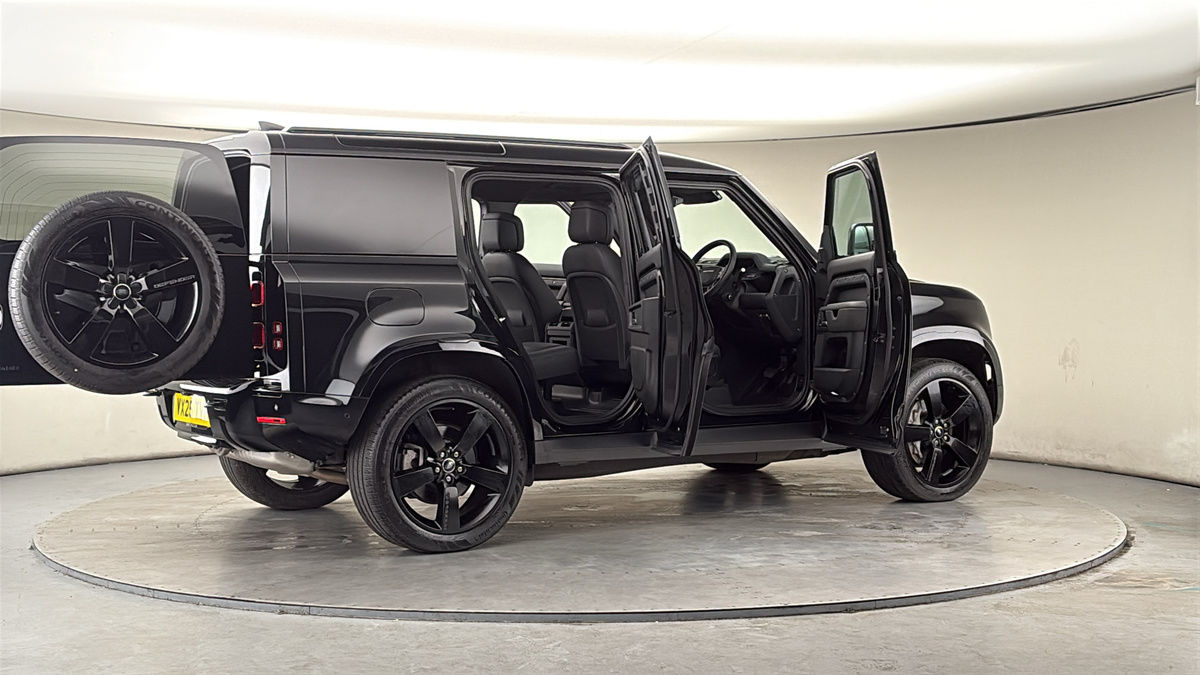 More views of Land Rover Defender 110