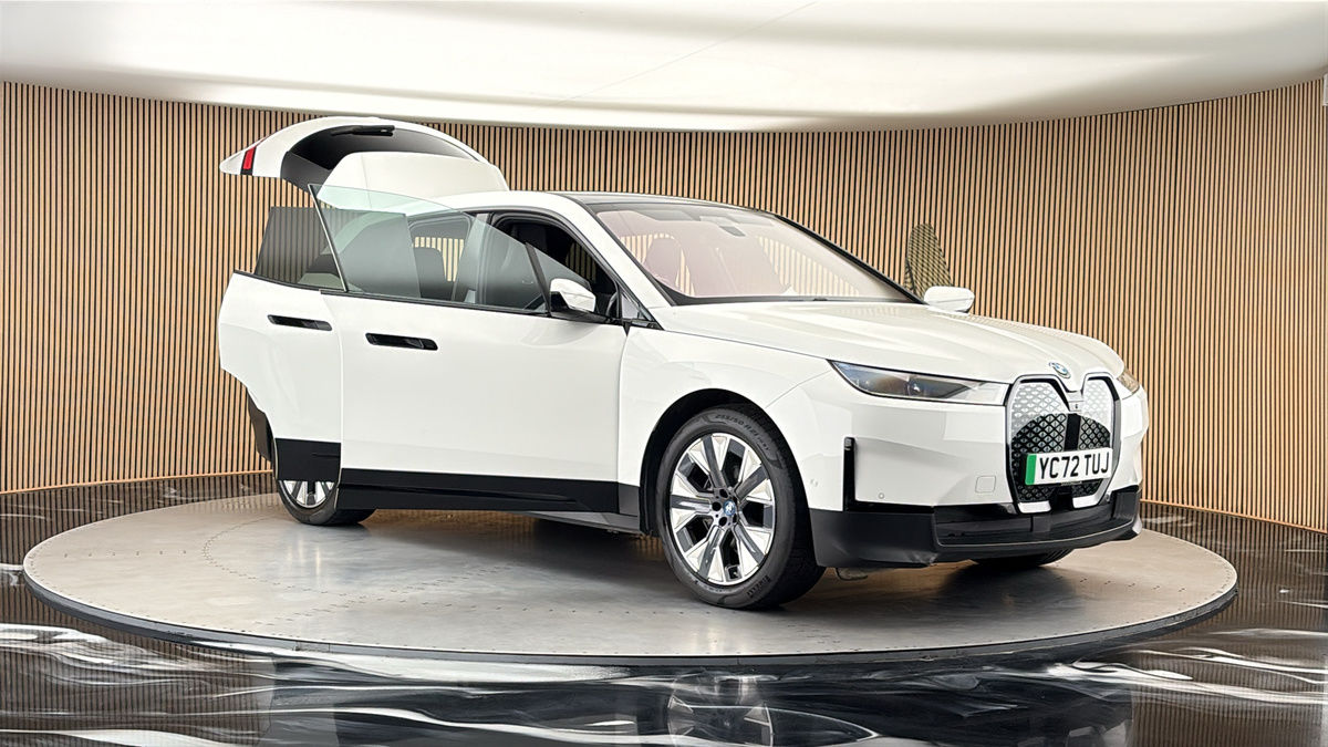 More views of BMW iX
